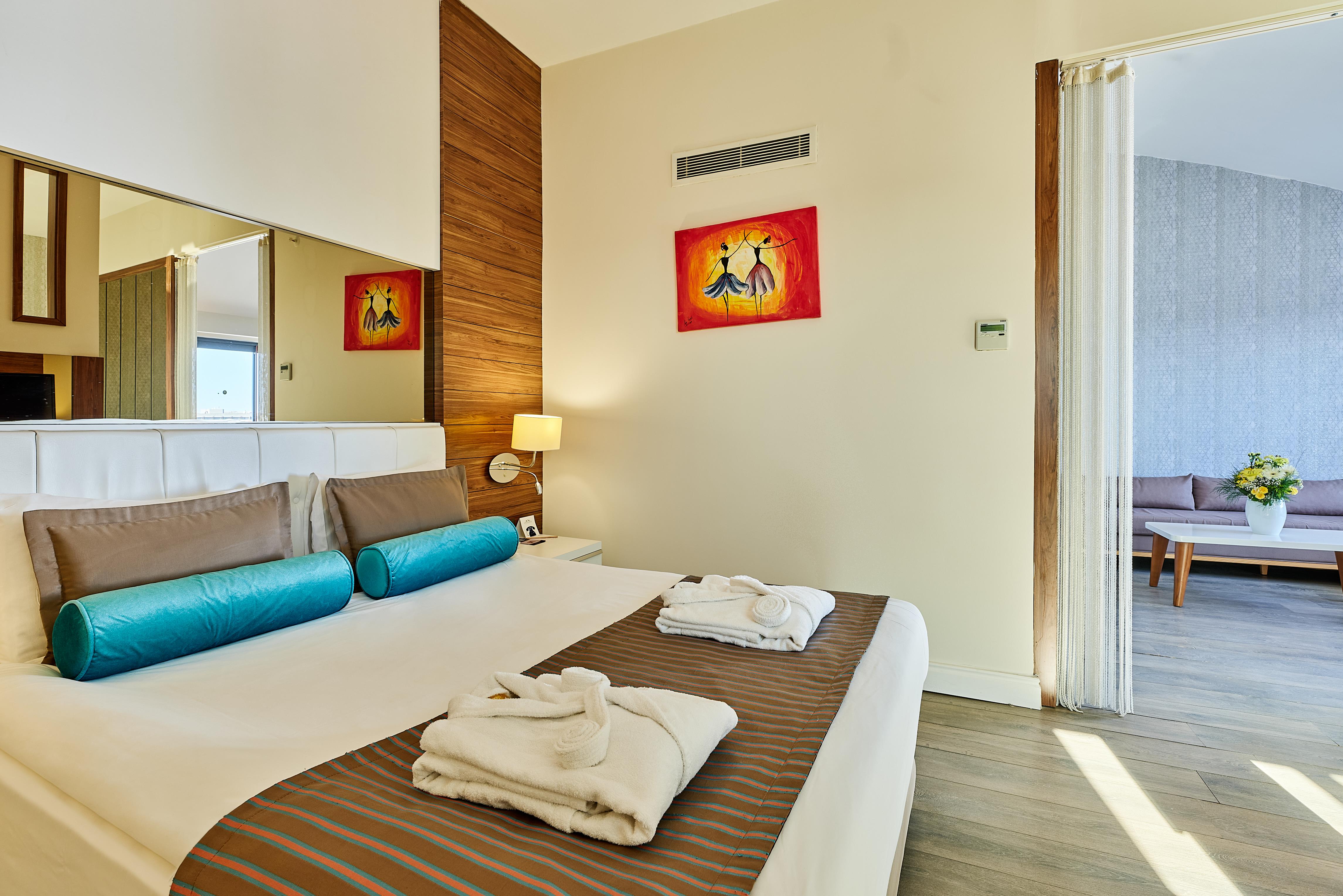 En az 2 yetişkin, En fazla 4 yetişkin veya 3 yetişkin + 1 çocuk.