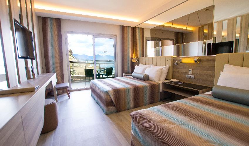 En fazla 3 yetişkin veya 2 yetişkin + 1 çocuk.