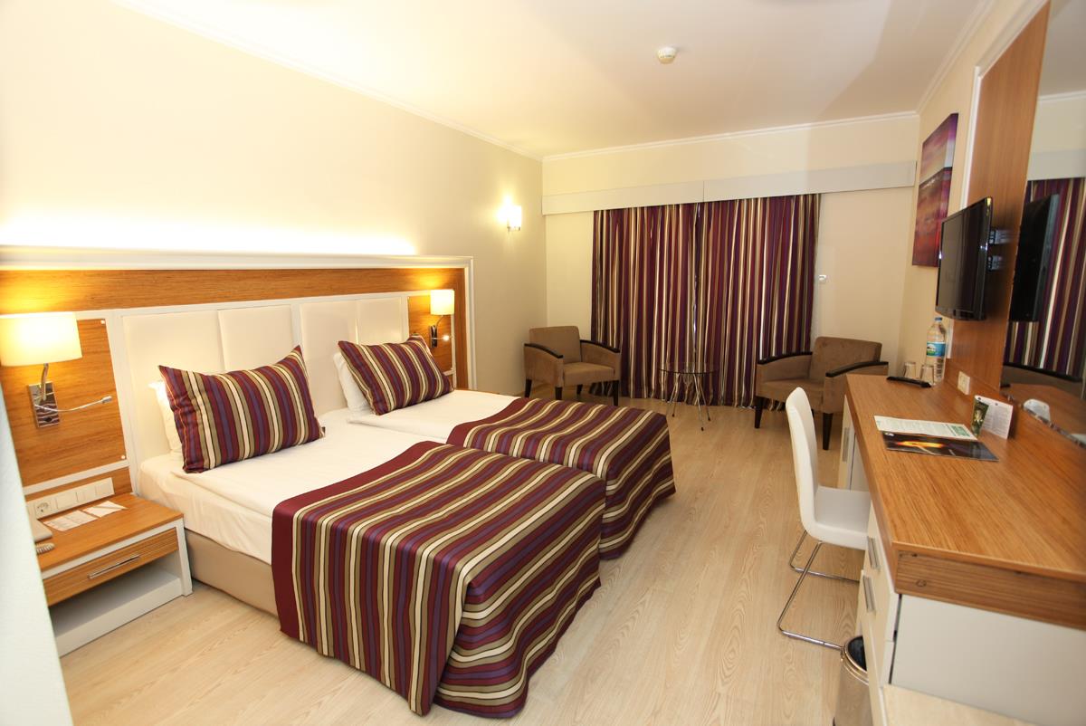 En fazla 2 yetişkin + 1 çocuk veya 1 yetişkin + 1 çocuk.