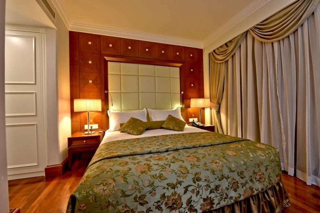 En az 2 yetişkin, En fazla 3 yetişkin veya 2 yetişkin + 1 çocuk.