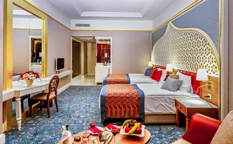 En fazla 3 yetişkin veya 2 yetişkin + 2 çocuk.