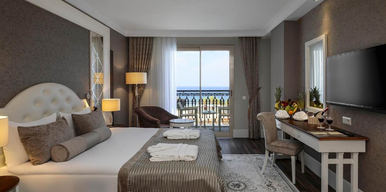 En fazla 3 yetişkin veya 2 yetişkin + 1 çocuk.