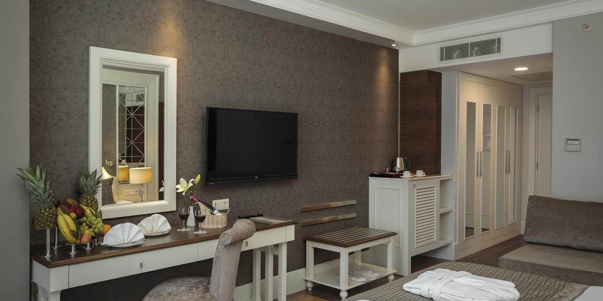 En fazla 3 yetişkin veya 2 yetişkin + 1 çocuk.