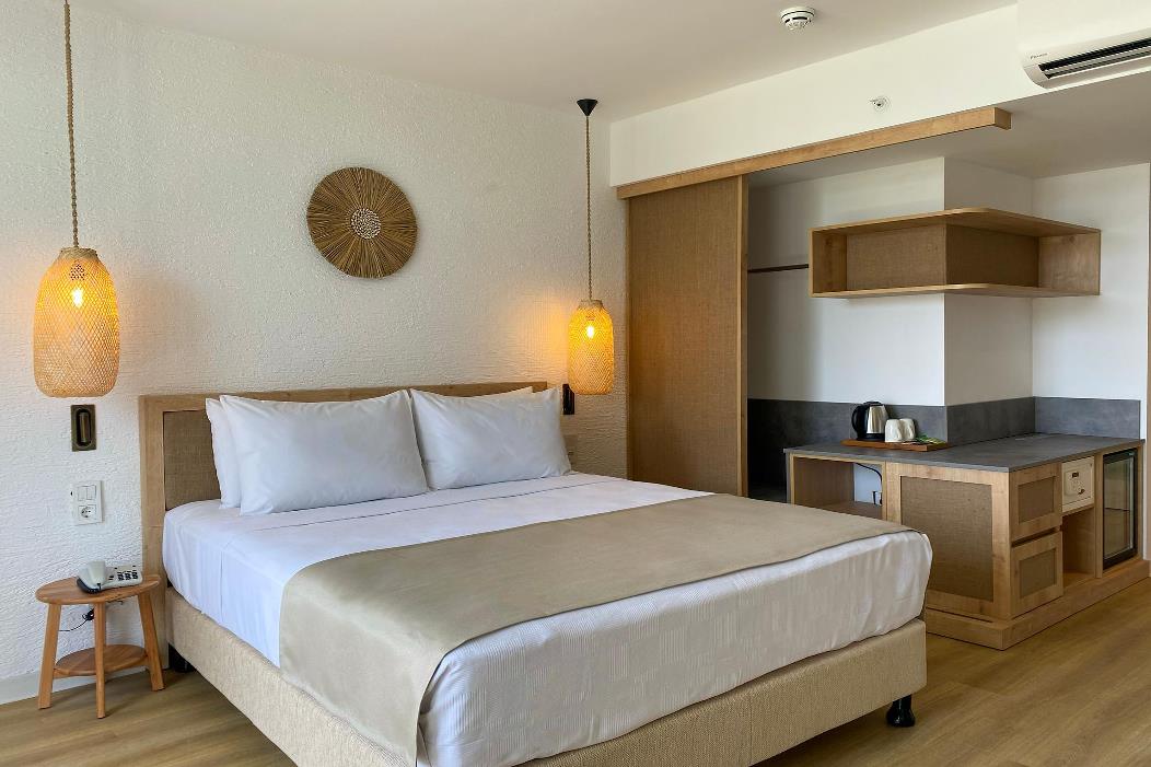 En fazla 3 yetişkin veya 2 yetişkin + 1 çocuk.