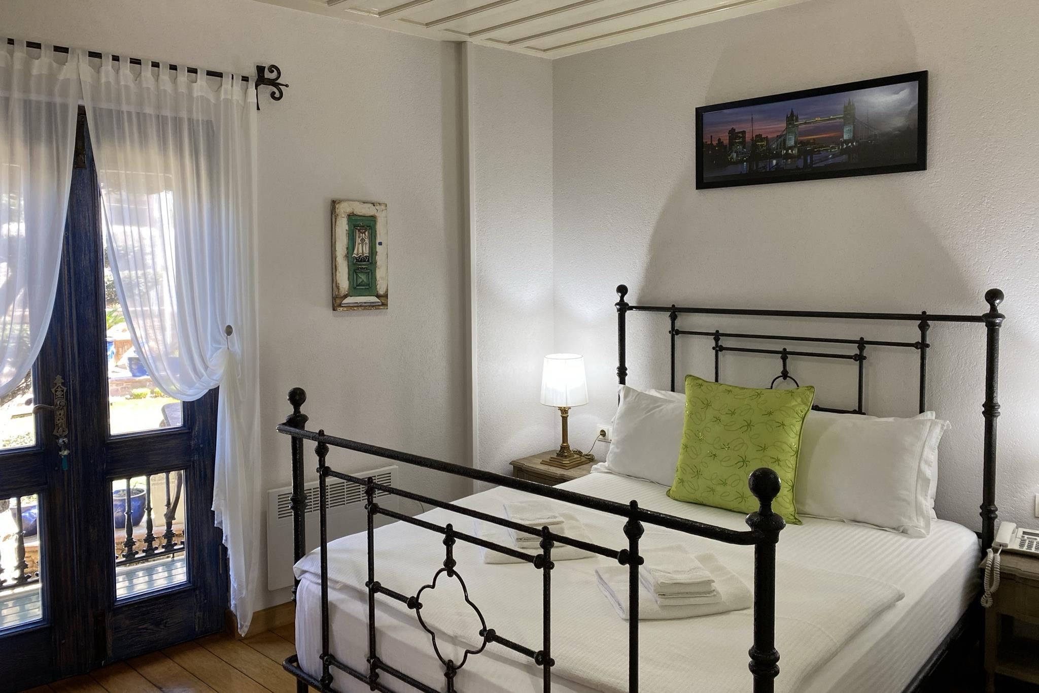 En az 2 yetişkin, En fazla 2 yetişkin.