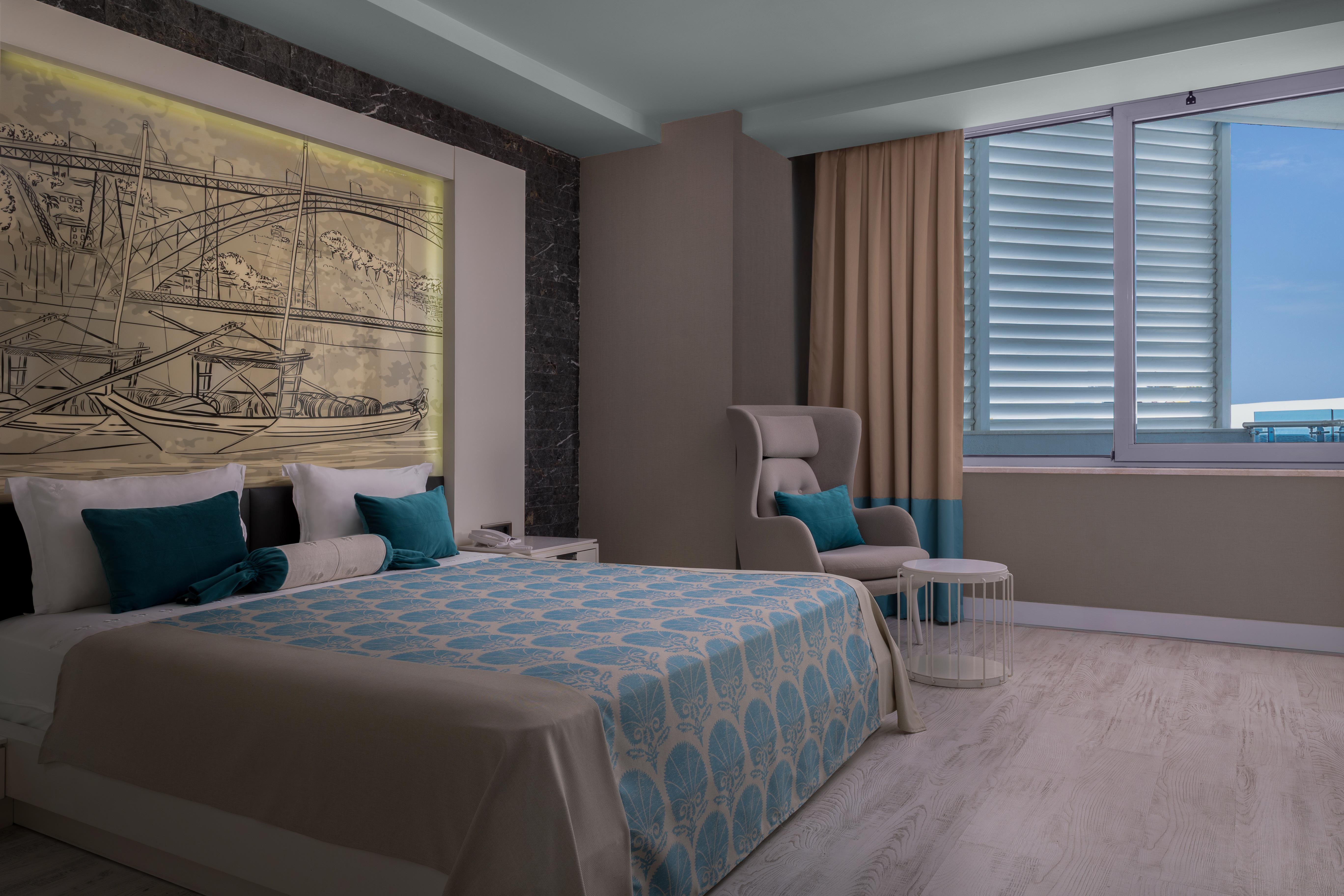 En az 3 yetişkin, En fazla 5 yetişkin + 1 çocuk veya 4 yetişkin + 2 çocuk.