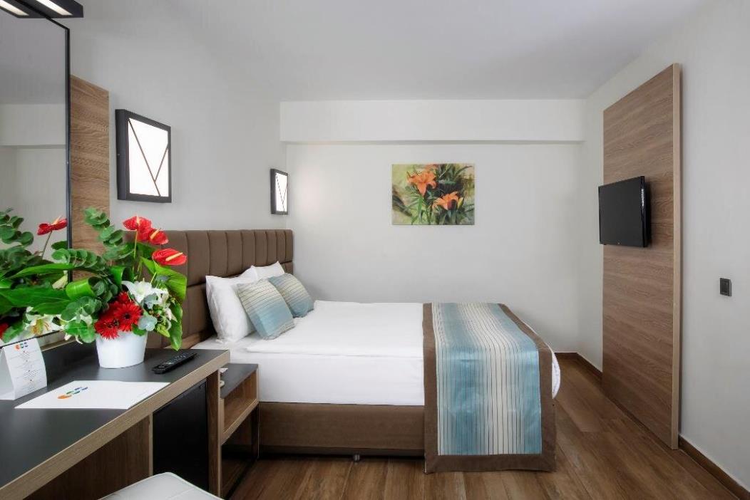 En az 2 yetişkin, En fazla 4 yetişkin + 1 bebek (0-2 yaş) veya 3 yetişkin + 1 çocuk + 1 bebek (0-2 yaş).