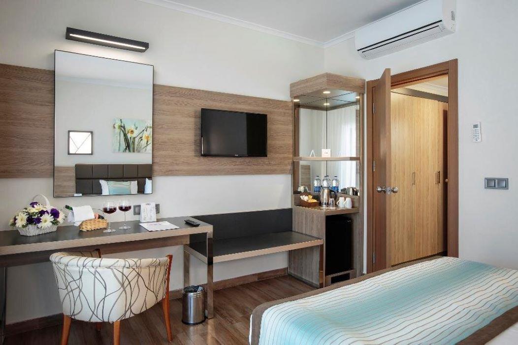 En az 2 yetişkin, En fazla 4 yetişkin + 1 bebek (0-2 yaş) veya 3 yetişkin + 1 çocuk + 1 bebek (0-2 yaş).