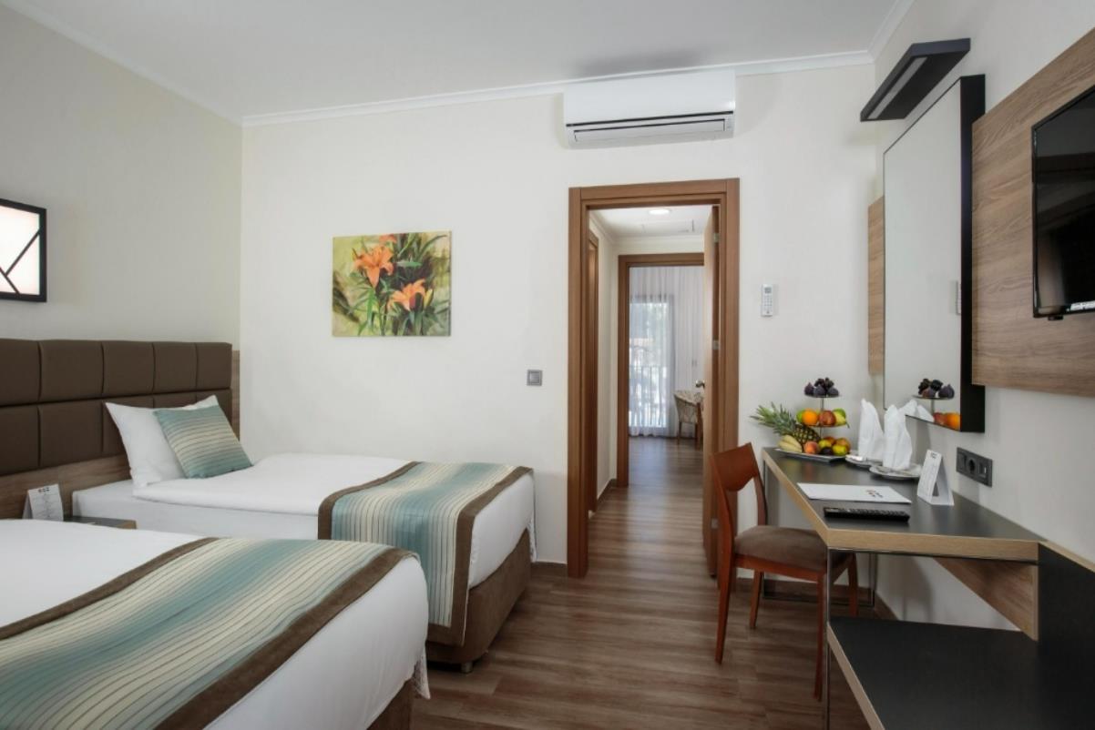 En az 2 yetişkin, En fazla 4 yetişkin + 1 bebek (0-2 yaş) veya 3 yetişkin + 1 çocuk + 1 bebek (0-2 yaş).