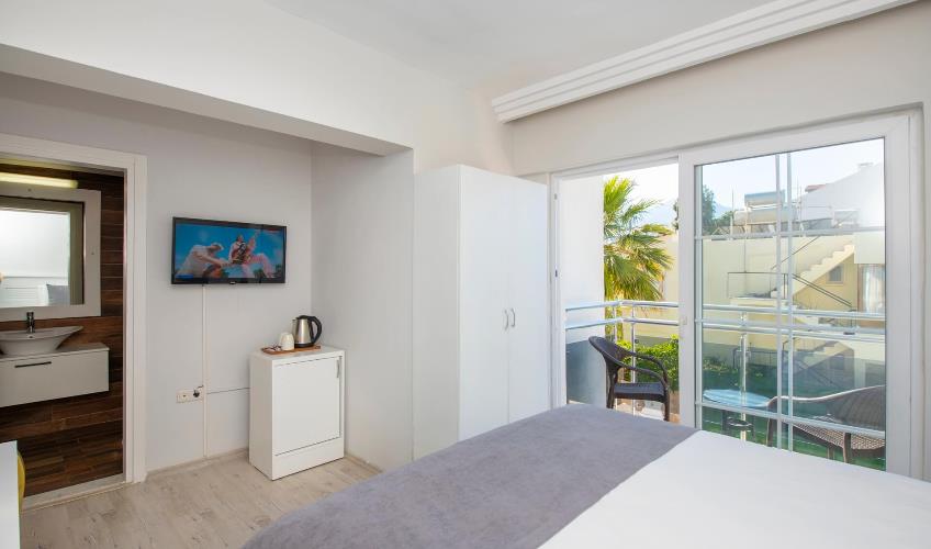 En fazla 2 yetişkin.