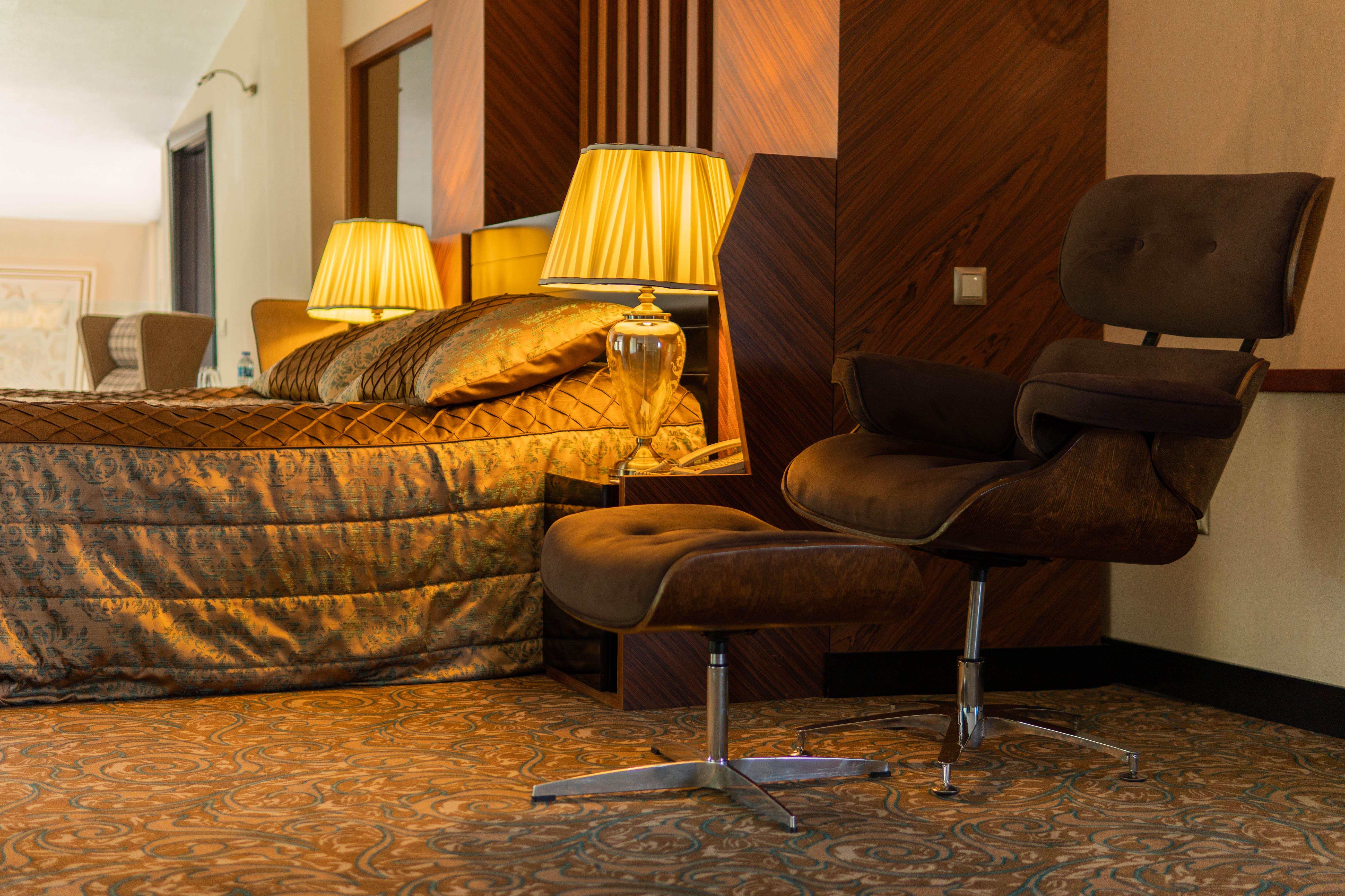 En fazla 5 yetişkin.