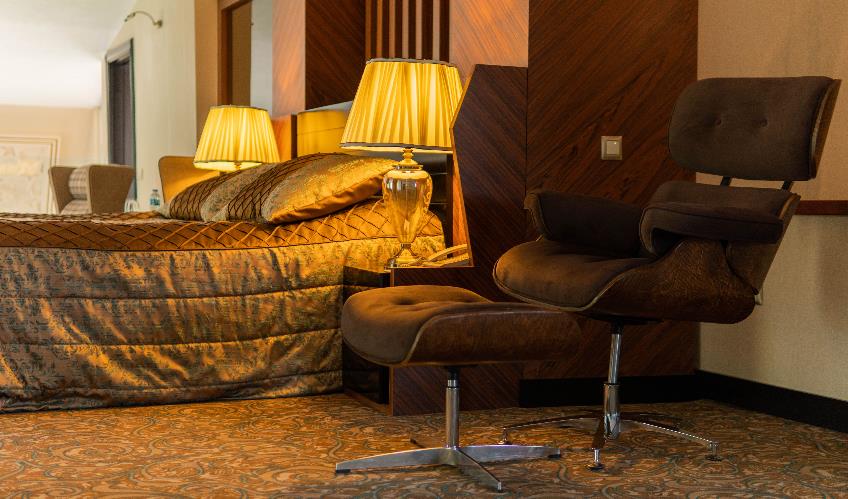 En fazla 5 yetişkin.