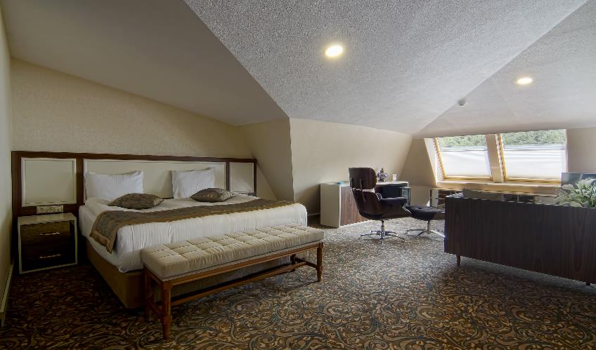 En fazla 4 yetişkin + 1 çocuk + 1 bebek (0-2 yaş) veya 3 yetişkin + 2 çocuk + 1 bebek (0-2 yaş).