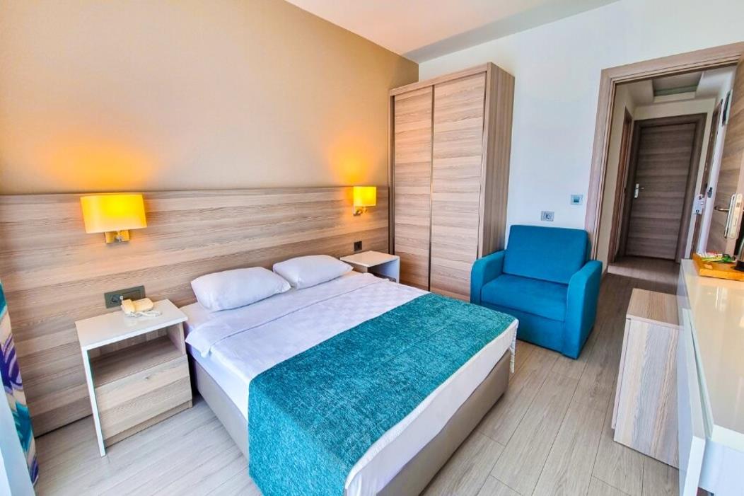 En az 2 yetişkin, En fazla 4 yetişkin.