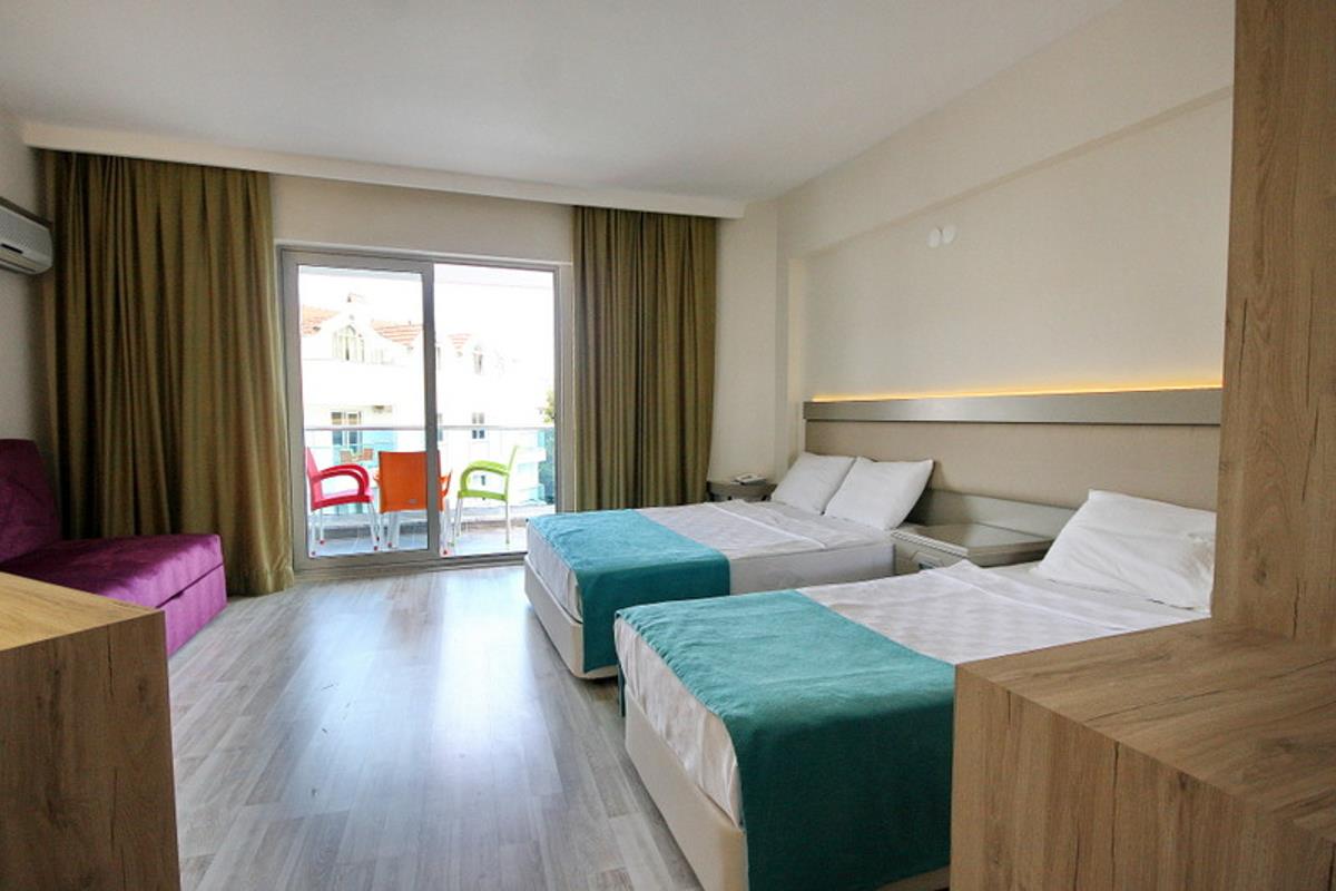 En fazla 3 yetişkin veya 2 yetişkin + 2 çocuk.