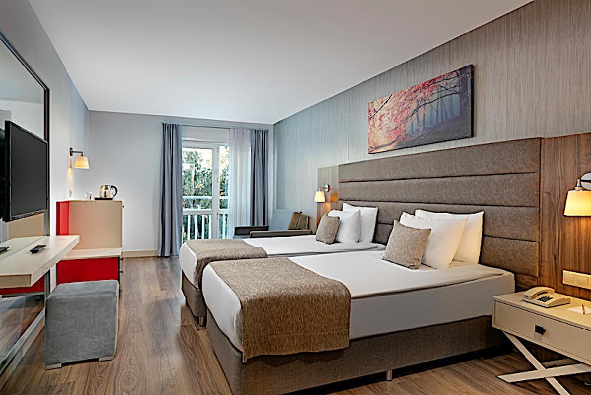 En fazla 3 yetişkin veya 2 yetişkin + 2 çocuk.