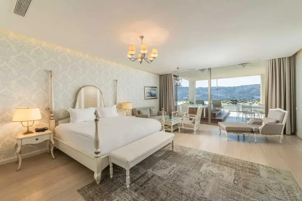 En az 2 yetişkin, En fazla 3 yetişkin veya 2 yetişkin + 1 çocuk.