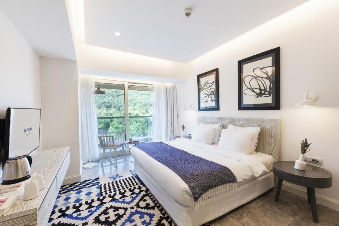 En fazla 2 yetişkin.