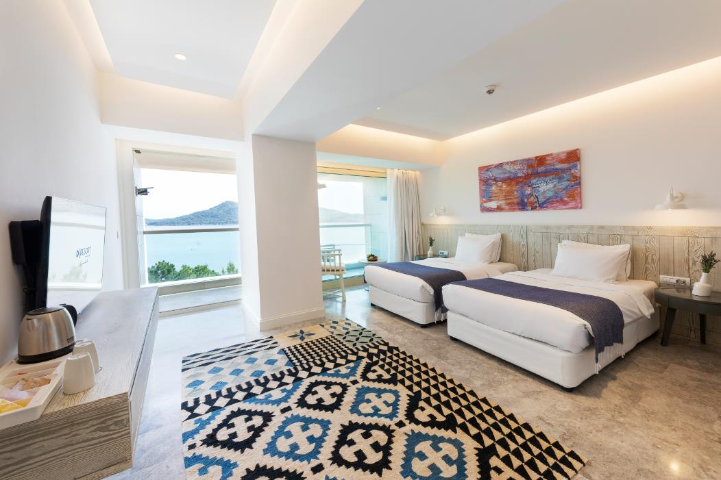 En fazla 3 yetişkin veya 2 yetişkin + 1 çocuk.