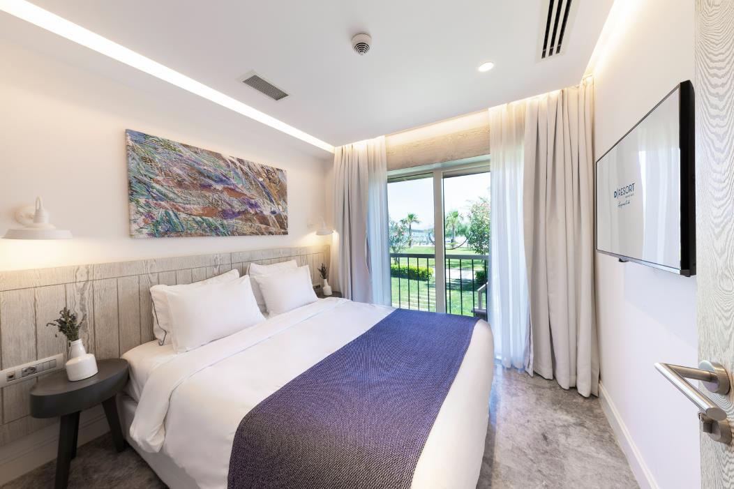 En fazla 3 yetişkin veya 2 yetişkin + 1 çocuk.