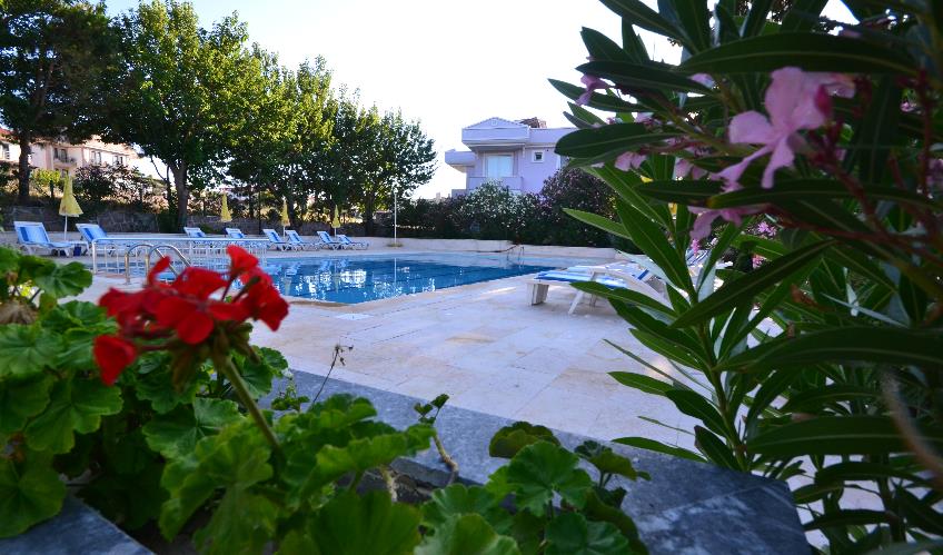 En az 2 yetişkin, En fazla 4 yetişkin + 1 bebek (0-2 yaş) veya 3 yetişkin + 1 çocuk + 1 bebek (0-2 yaş).