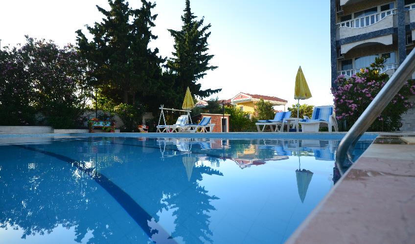 En fazla 2 yetişkin.