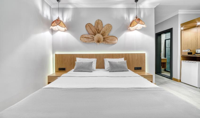 En az 2 yetişkin, En fazla 4 yetişkin + 1 bebek (0-2 yaş) veya 3 yetişkin + 1 çocuk + 1 bebek (0-2 yaş).