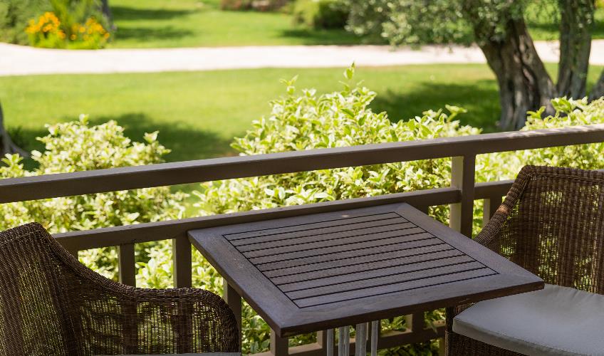 En fazla 2 yetişkin + 1 çocuk veya 1 yetişkin + 1 çocuk.