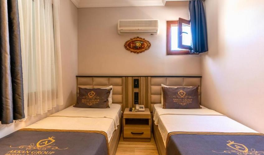 En fazla 2 yetişkin.