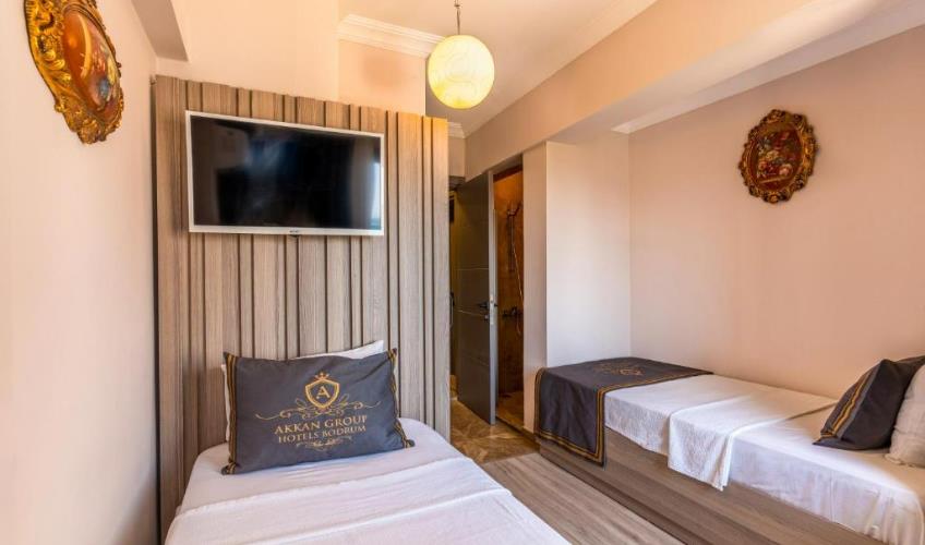 En fazla 2 yetişkin.