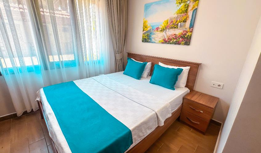 En fazla 2 yetişkin.