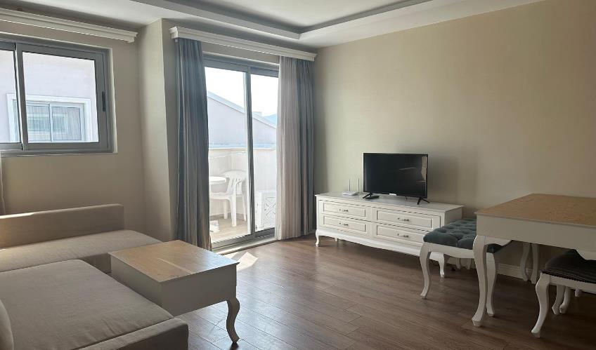 En az 2 yetişkin, En fazla 4 yetişkin.