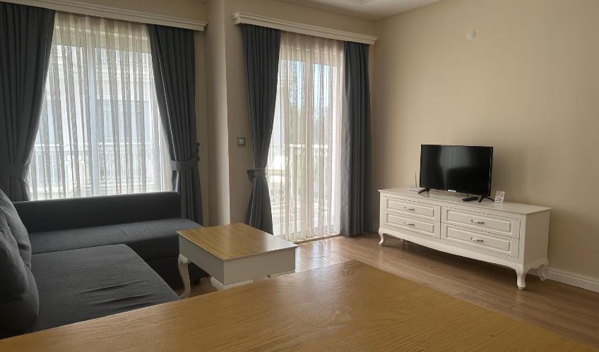 En az 2 yetişkin, En fazla 4 yetişkin.