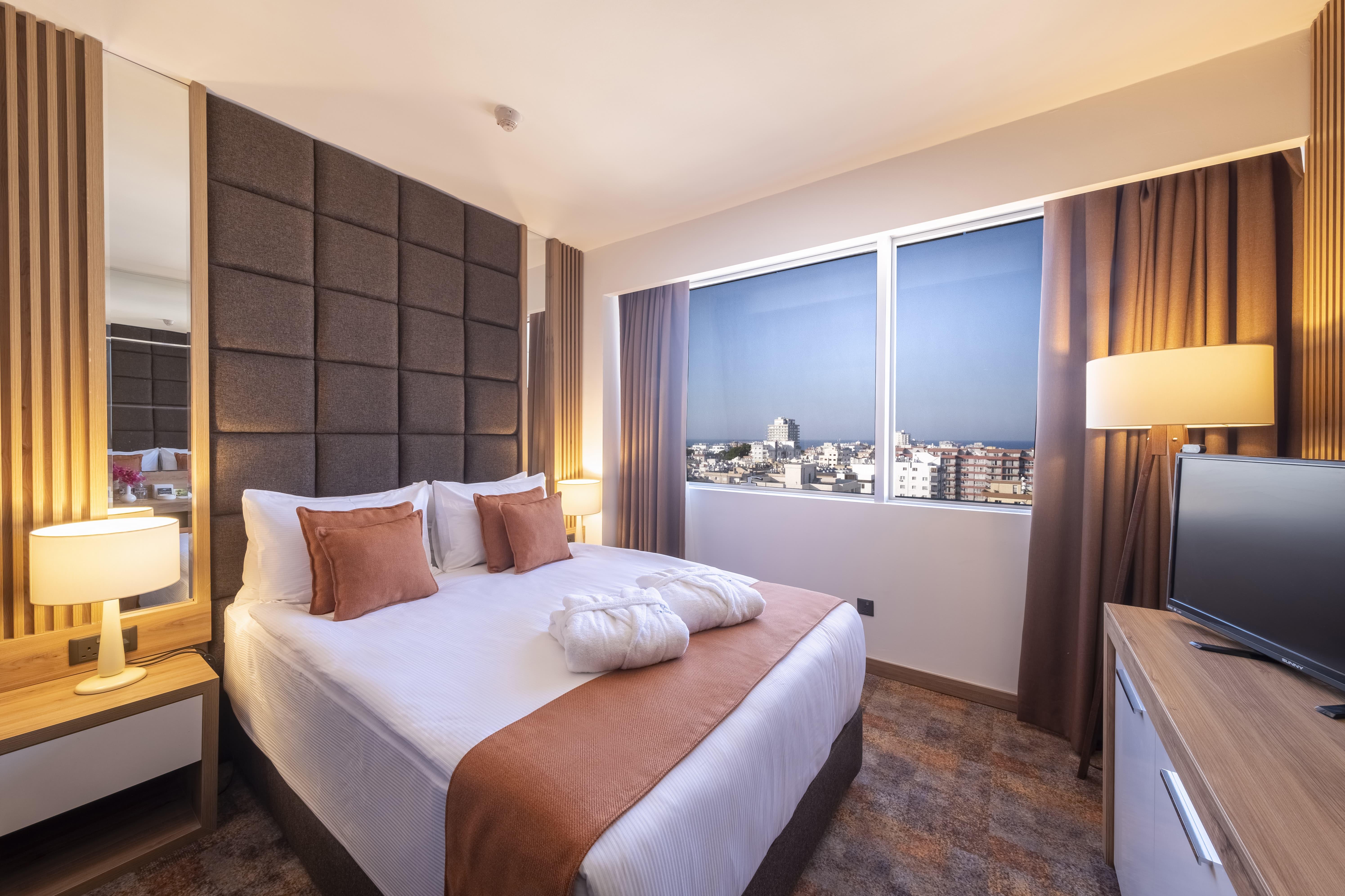 En fazla 2 yetişkin.