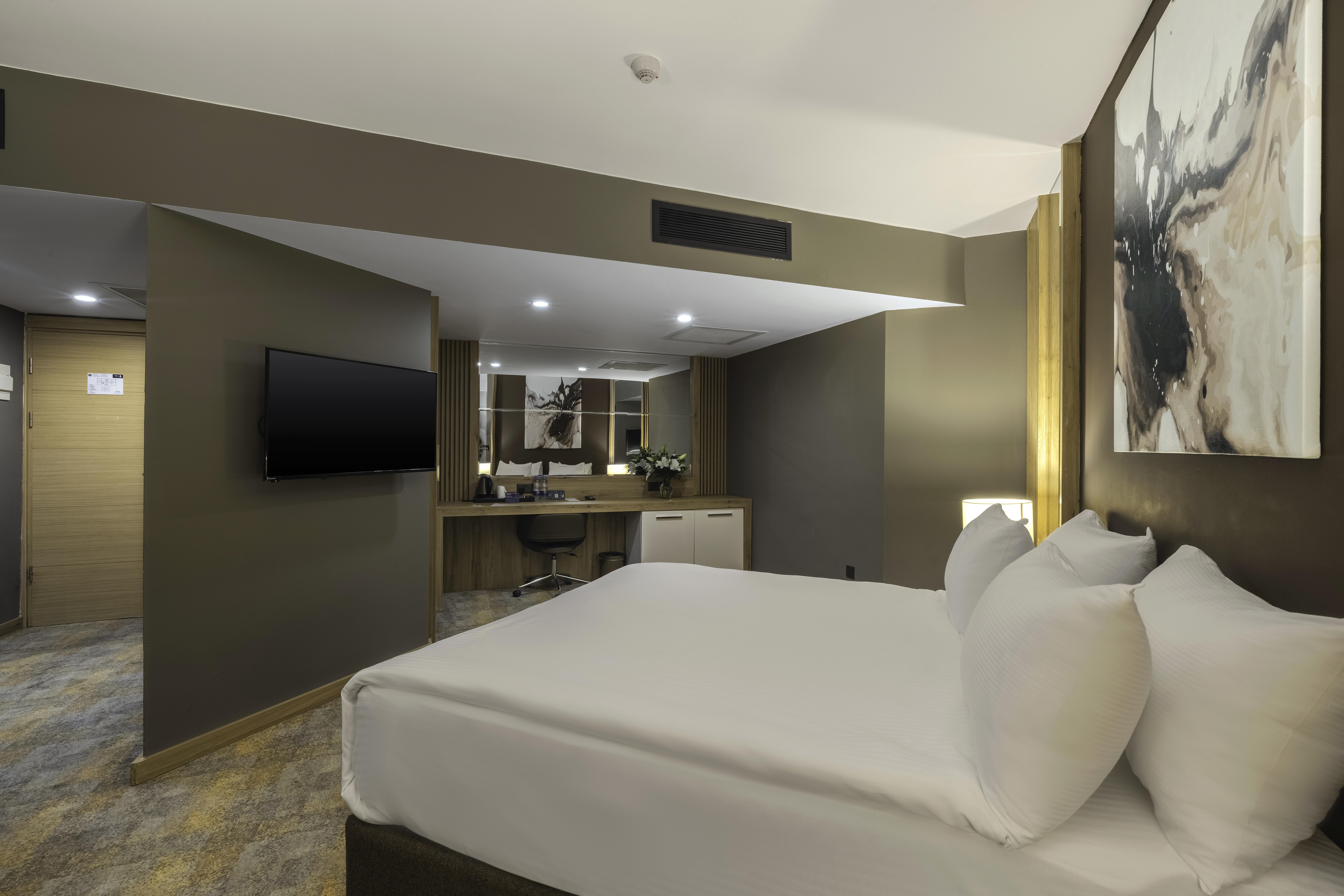 En fazla 3 yetişkin veya 2 yetişkin + 2 çocuk.