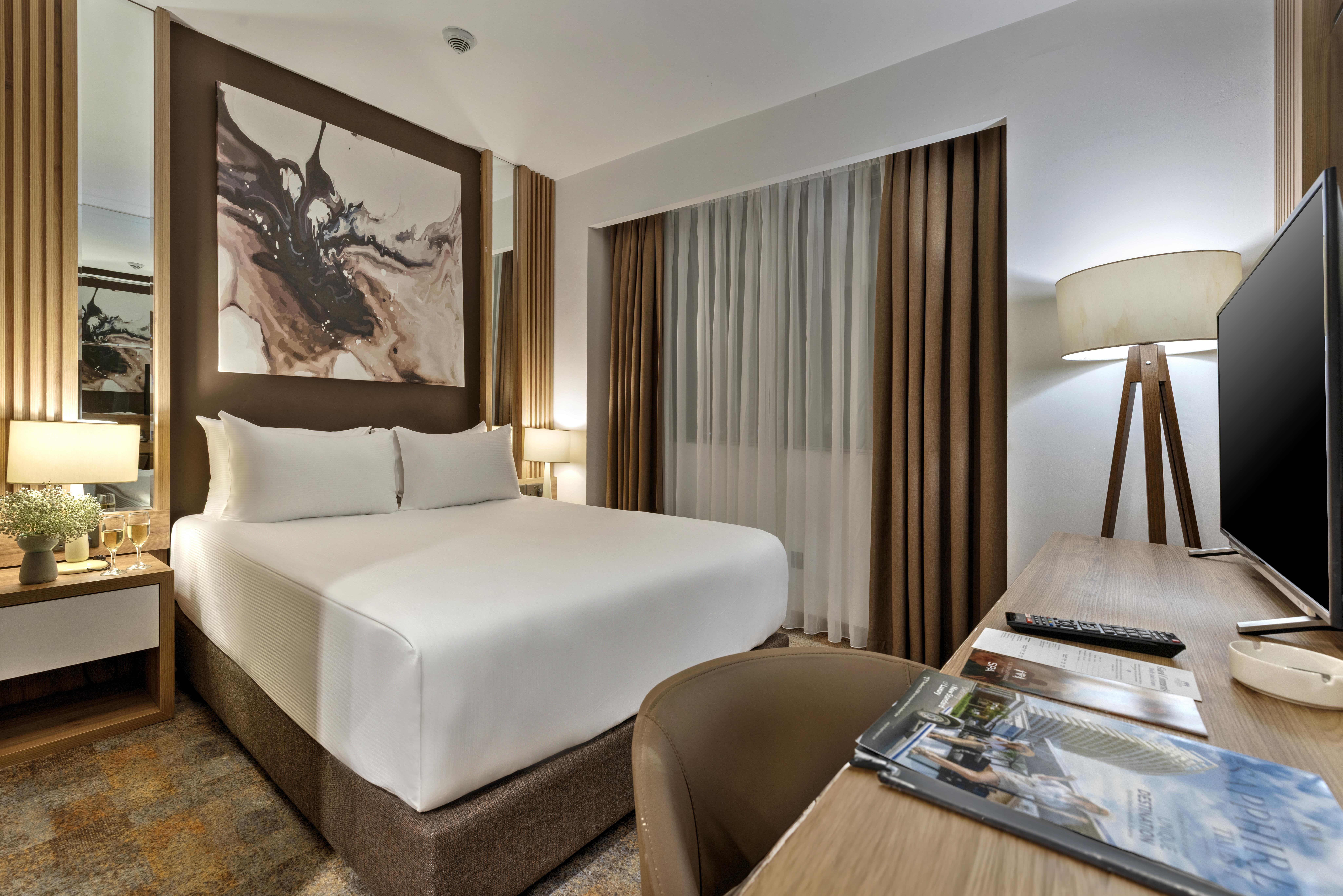 En fazla 2 yetişkin.