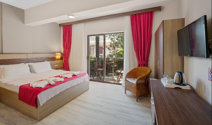 En fazla 2 yetişkin.