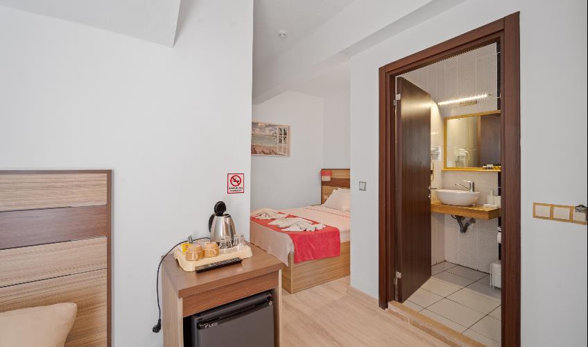 En fazla 2 yetişkin.