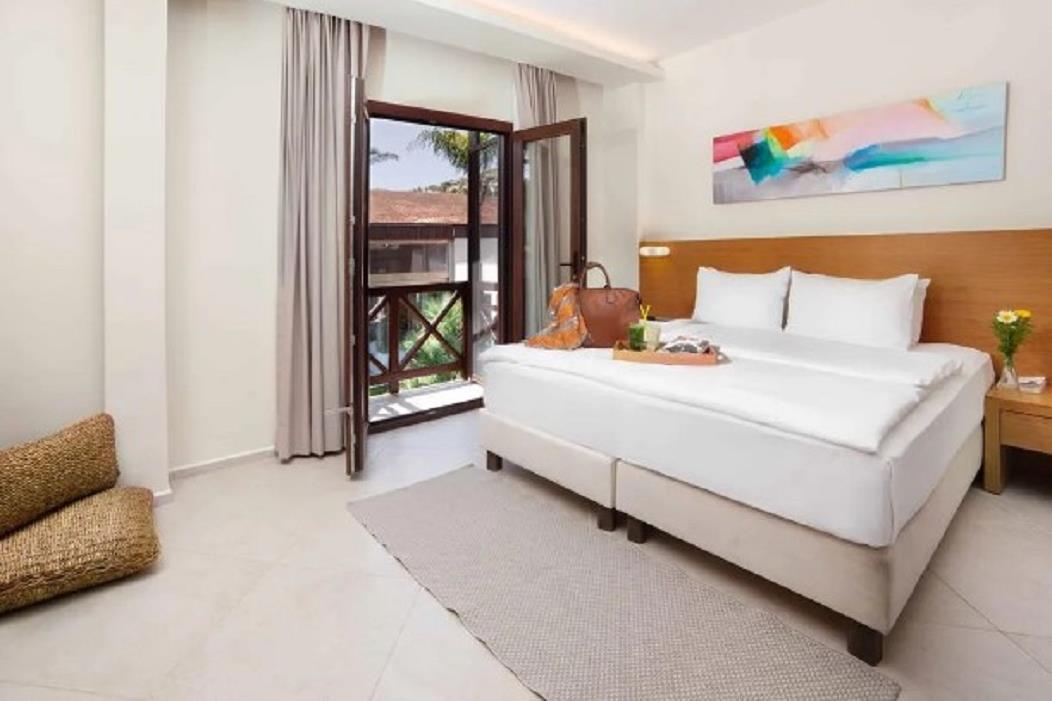 En fazla 2 yetişkin.