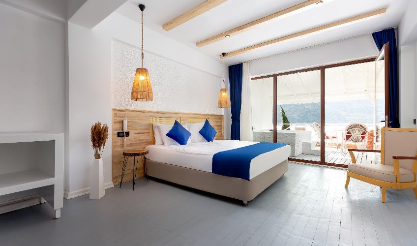 En fazla 2 yetişkin.