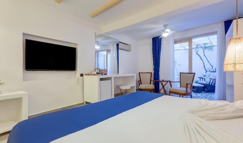 En fazla 2 yetişkin.