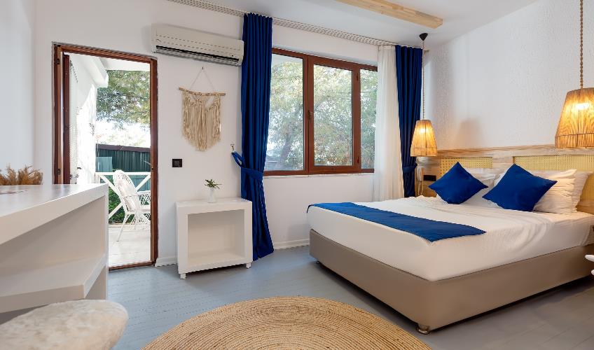 En fazla 2 yetişkin.