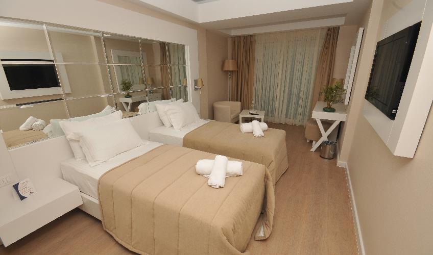 En fazla 2 yetişkin.