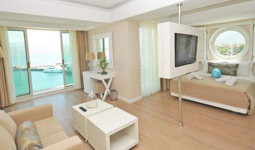 En az 2 yetişkin, En fazla 4 yetişkin.