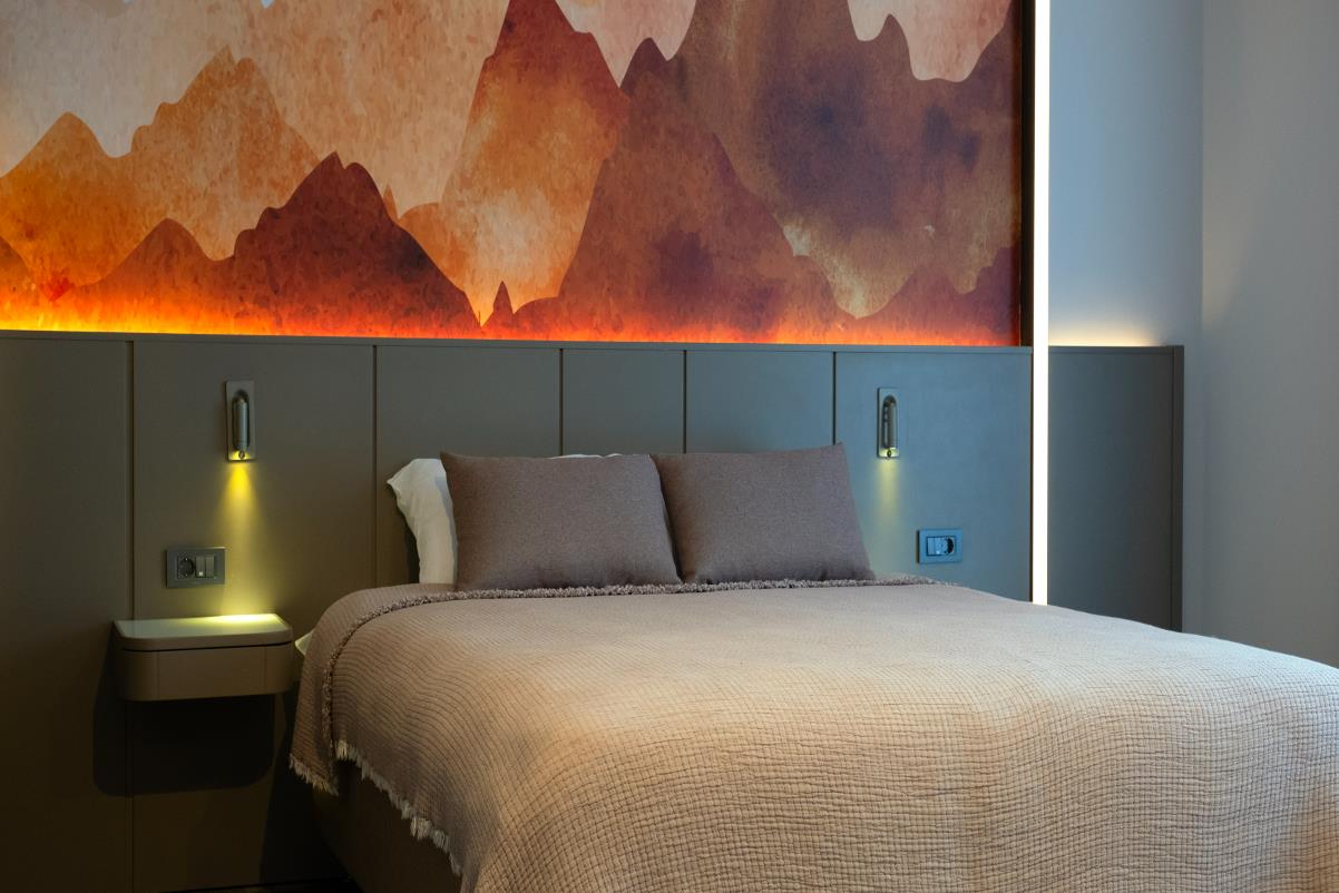 En az 2 yetişkin, En fazla 2 yetişkin.