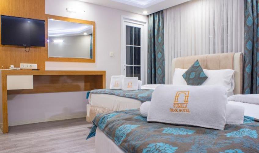 En az 4 yetişkin, En fazla 4 yetişkin.