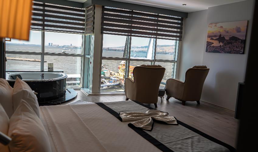 En fazla 2 yetişkin.