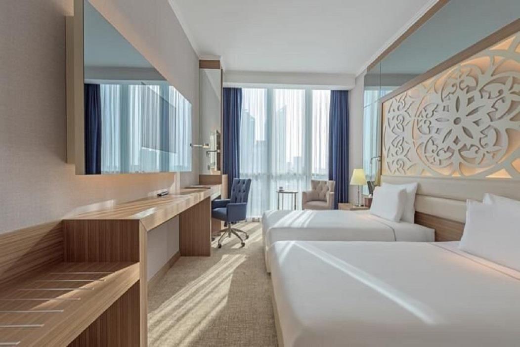 En fazla 3 yetişkin veya 2 yetişkin + 1 çocuk.