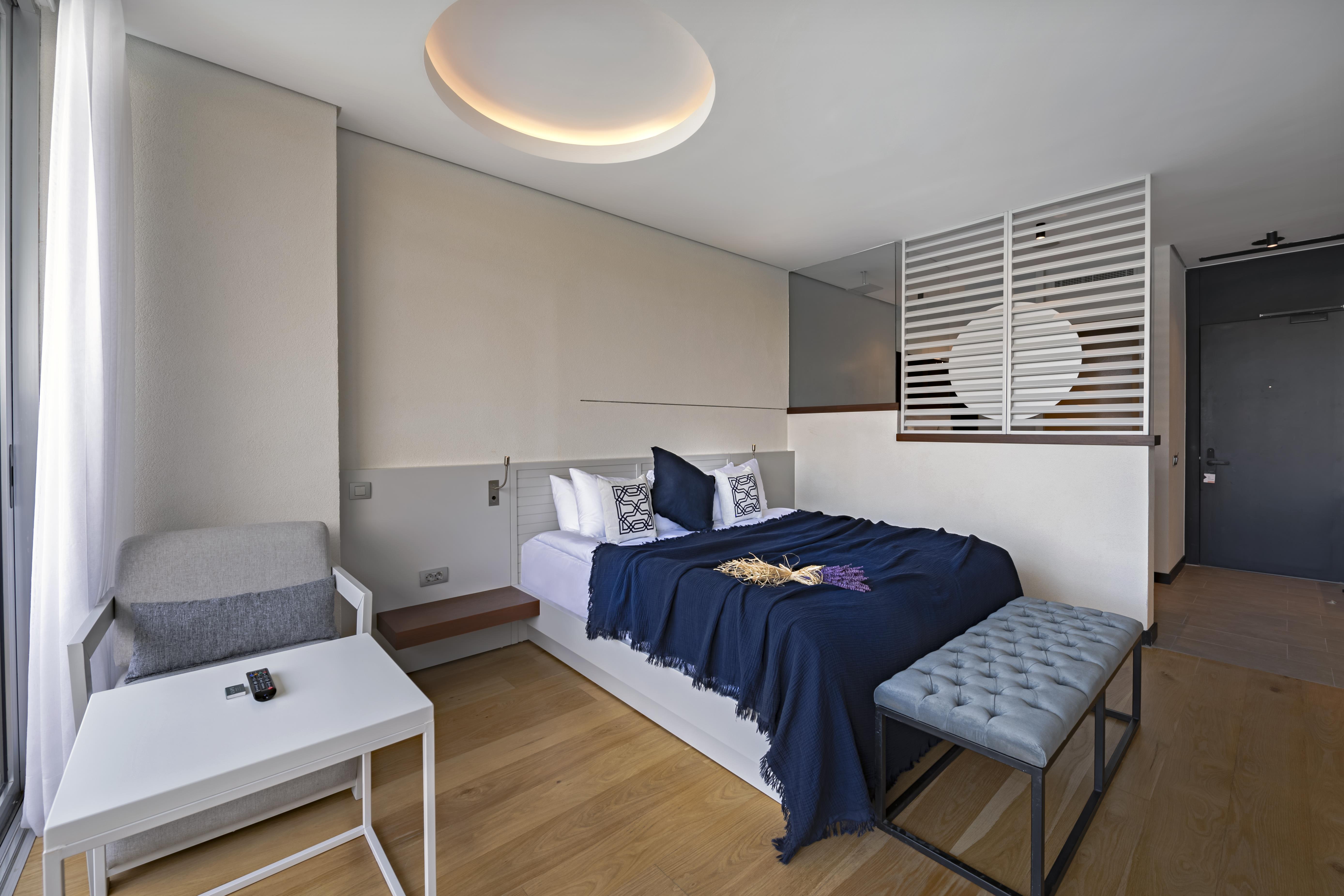 En fazla 2 yetişkin.