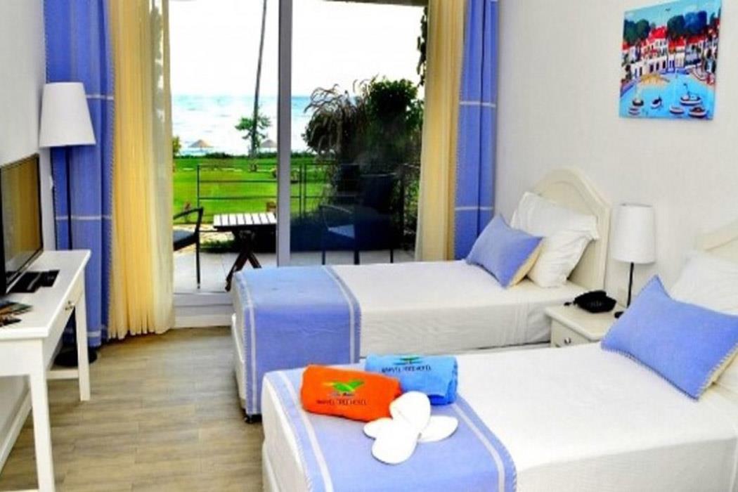 En az 3 yetişkin, En fazla 3 yetişkin + 1 çocuk.